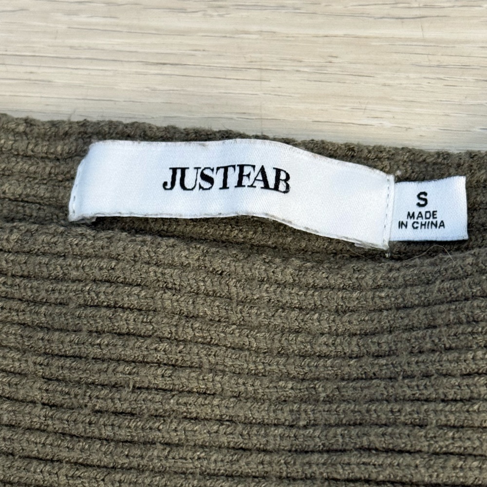 Cropped, Ribbed Sweater - Picture 3 of 5